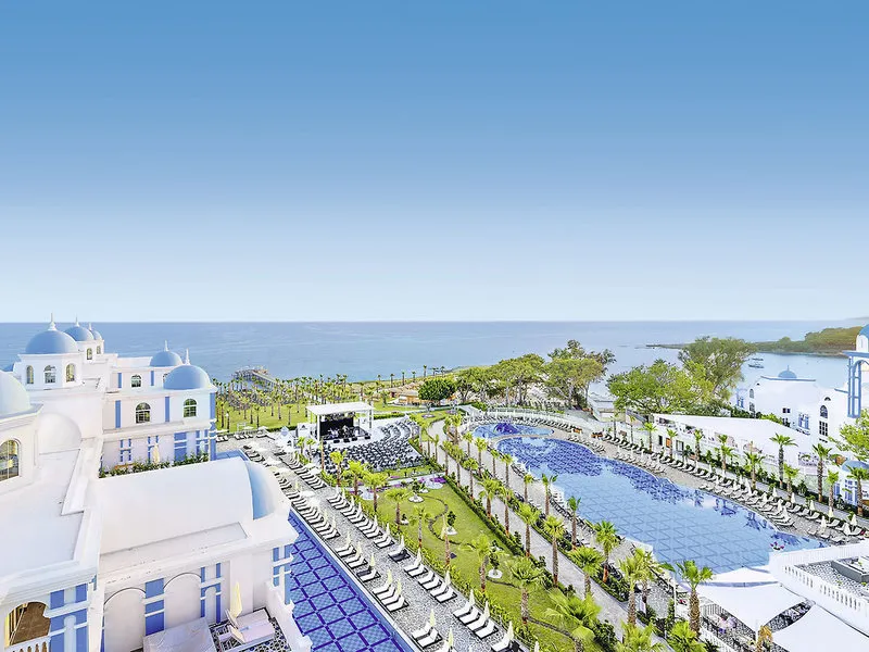 Rubi Platinum Spa Resort & Suites