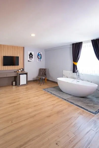 Luksuzna soba s prostostoječo kadjo