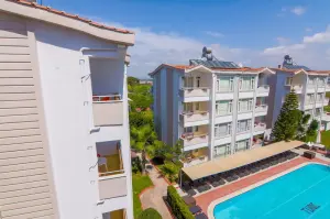 New Garden Luna Side Apart Hotel